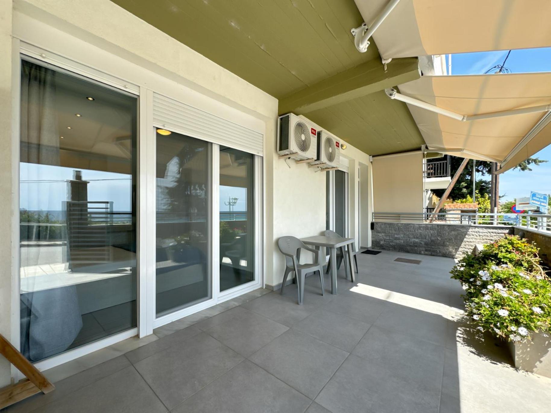 Blue Horizon 2 Apartment Nea Kallikrateia ภายนอก รูปภาพ